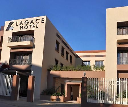 Lagace Hotel Джуния Экстерьер фото