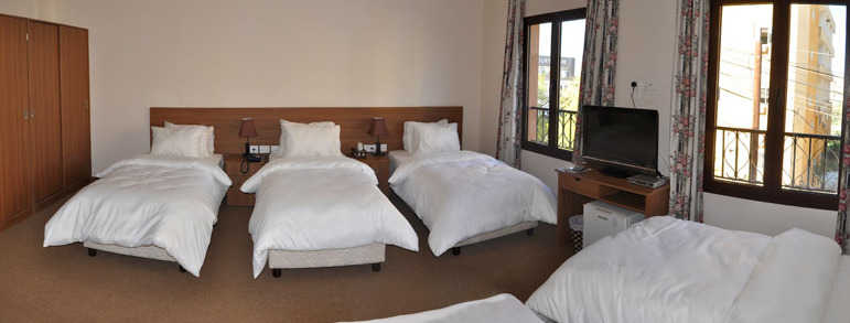 Lagace Hotel Джуния Экстерьер фото